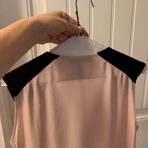 BCBG Max Azaria sleeveless blouse. Pink and black. Extra extra small. Long back - Picture 5 of 6